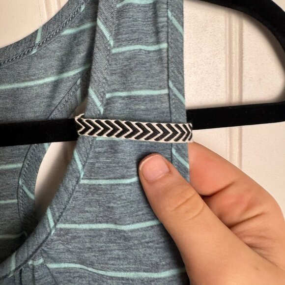 Meru Striped Sleeveless Athletic Tank Drawstring M38 - Picture 2 of 7